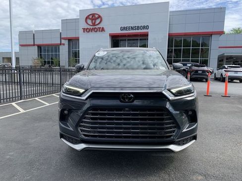 Used 2024 Toyota Grand Highlander AWD Hybrid image 3