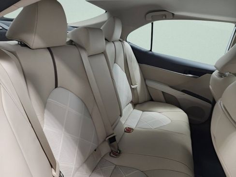 Used 2019 Toyota Camry SE image 20