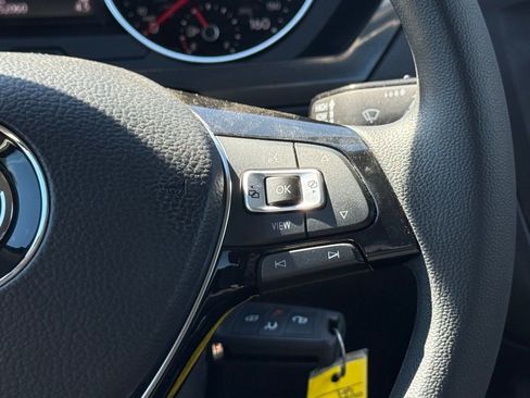 Used 2020 Volkswagen Tiguan S image 25