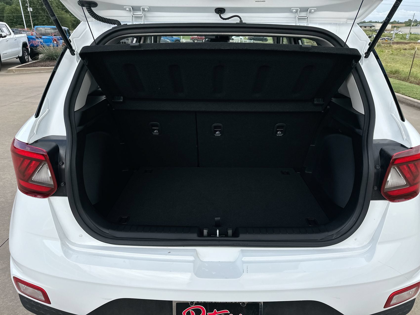 Used 2025 Hyundai Venue SEL FWD image 22
