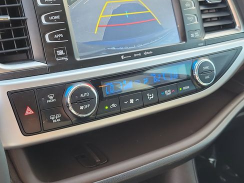 Used 2016 Toyota Highlander Limited AWD/4WD image 27