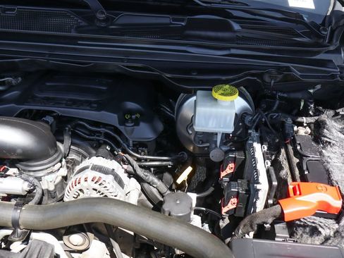 Used 2020 RAM 1500 Laramie w/ Sport Appearance Package AWD/4WD image 15