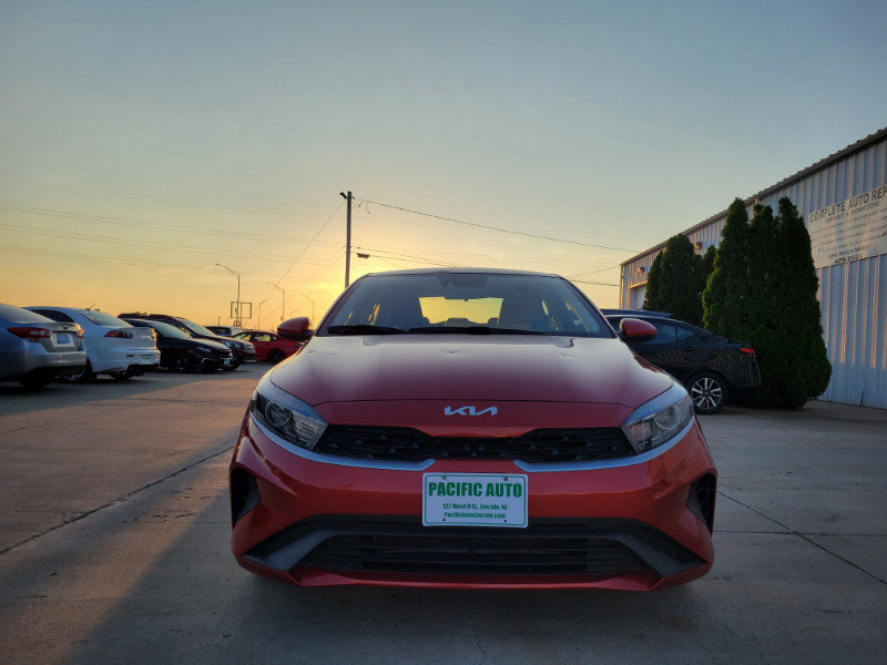 Used 2022 Kia Forte LXS FWD image 2
