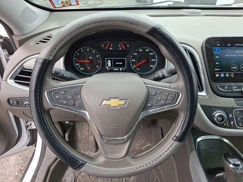 Used 2019 Chevrolet Malibu LT image 24