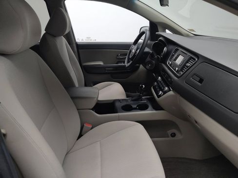 Used 2017 Kia Sedona LX FWD image 21
