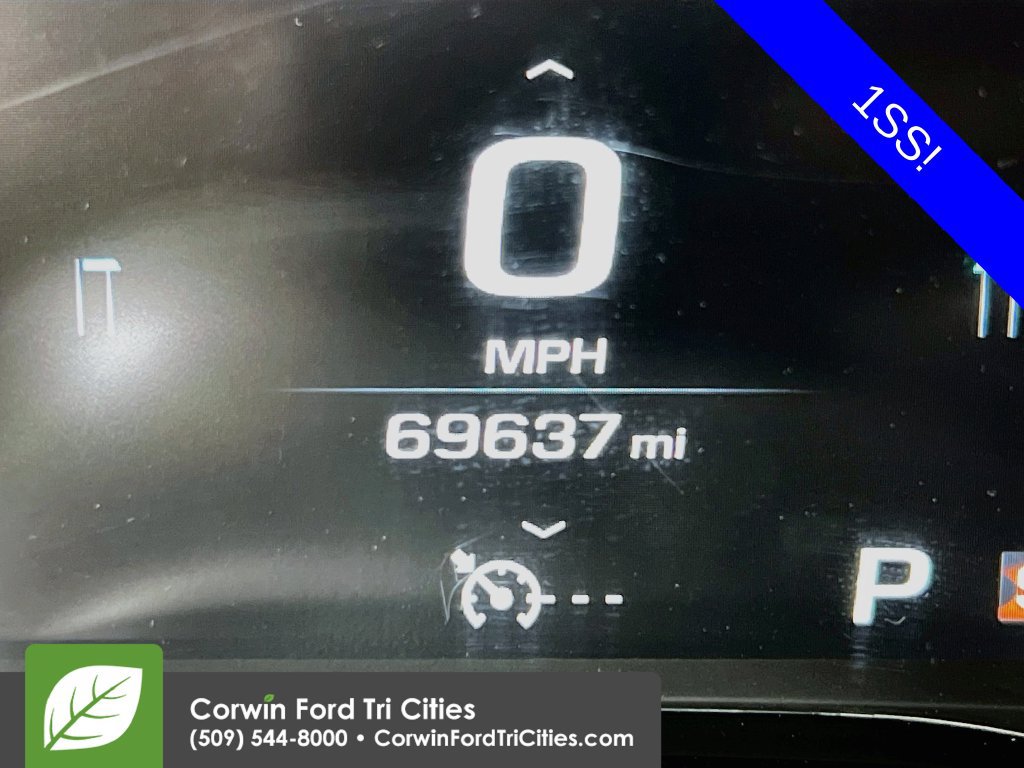 Used 2017 Chevrolet Camaro SS RWD image 2