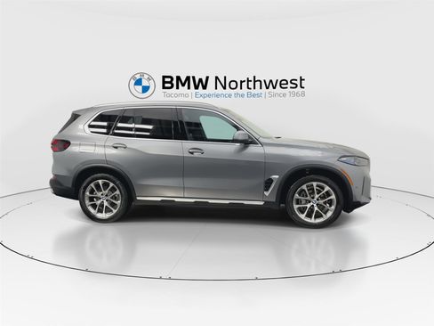 New 2026 BMW X5 xDrive40i w/ Climate Comfort Package image 5
