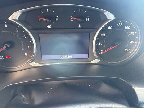 Used 2021 Chevrolet Traverse LT w/ LT Premium Package AWD/4WD image 12