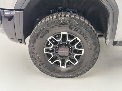 Used 2024 GMC Sierra 2500 AT4X AWD/4WD image 26