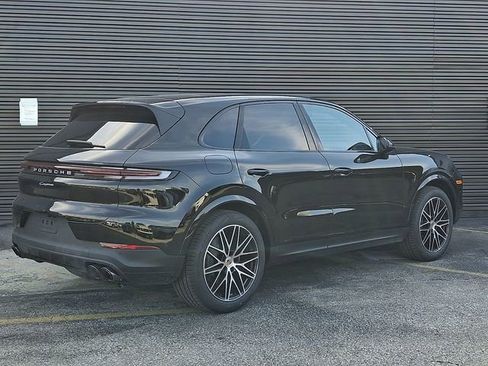 New 2026 Porsche Cayenne AWD/4WD image 7
