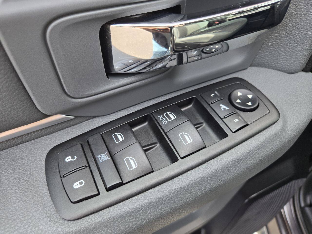 Used 2015 RAM 1500 Big Horn AWD/4WD image 16