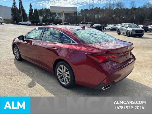 Used 2022 Toyota Avalon XLE image 9