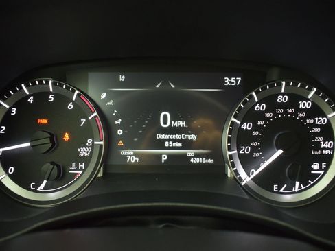 Used 2023 Toyota Highlander L FWD image 18