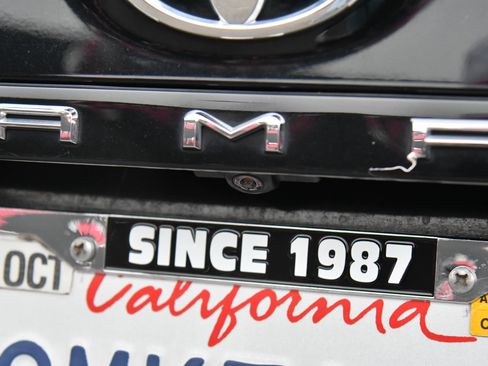 Used 2019 Toyota Camry XSE image 38