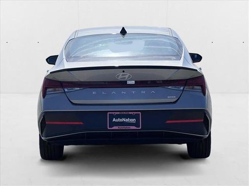 New 2025 Hyundai Elantra SEL image 7