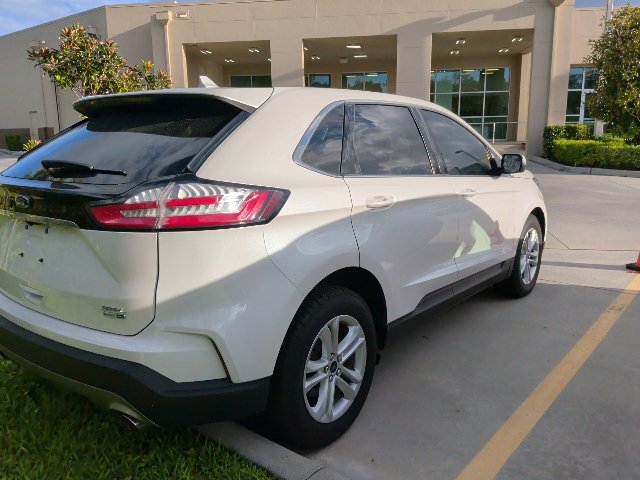 Used 2019 Ford Edge SEL w/ Cold Weather Package AWD/4WD image 2