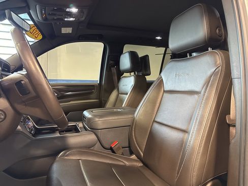 Used 2021 GMC Yukon Denali w/ Denali Premium Package image 23