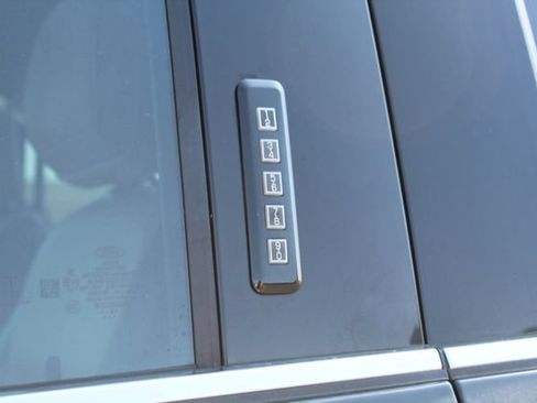 Used 2023 Ford F250 Lariat w/ Lariat Ultimate Package AWD/4WD image 15