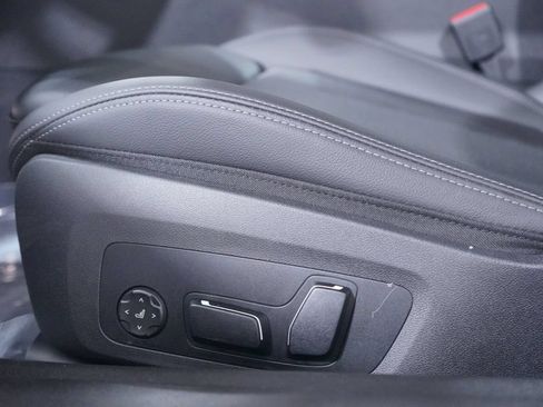 Used 2026 BMW 430i Coupe w/ M Sport Package RWD image 8