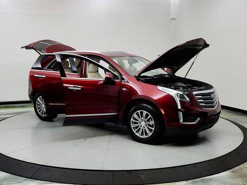 Used 2018 Cadillac XT5 Luxury w/ Driver Awareness Package image 10