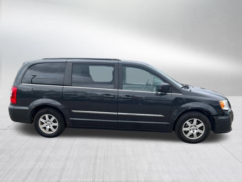 Used 2012 Chrysler Town & Country Touring w/ Entertainment Group #1 FWD image 8