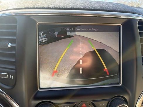 Used 2017 Jeep Grand Cherokee Limited w/ Trailer Tow Group IV image 25