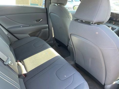 Used 2023 Hyundai Elantra SEL w/ Convenience Package FWD image 10