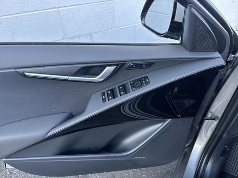 New 2025 Kia Niro SX image 22
