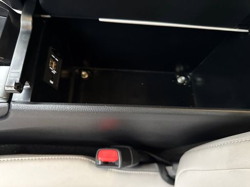 Used 2019 Lexus UX 200 image 26