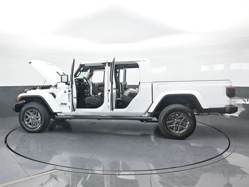 New 2026 Jeep Gladiator Sport image 65