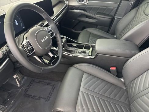 Certified 2025 Kia Sorento SX Prestige AWD/4WD image 22