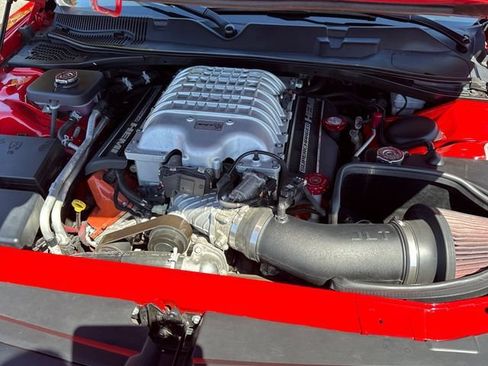 Used 2015 Dodge Challenger SRT Hellcat RWD image 28