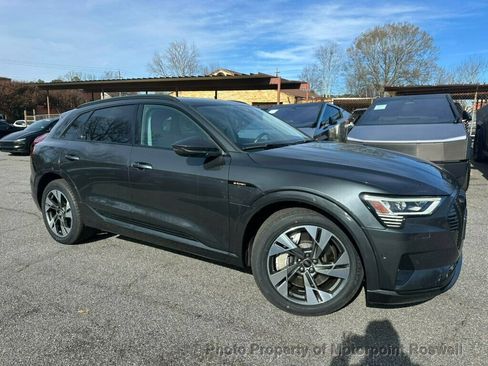 Used 2021 Audi e-tron Premium w/ Convenience Plus Package image 5