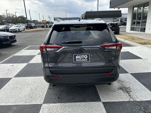 Used 2023 Toyota RAV4 XLE w/ Convenience Package image 4
