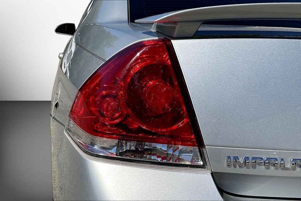 Used 2012 Chevrolet Impala LT FWD image 21