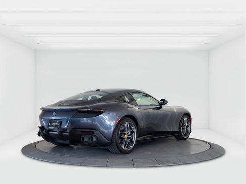 Certified 2021 Ferrari Roma image 5