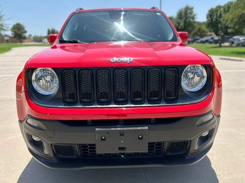 Used 2015 Jeep Renegade Latitude w/ Popular Equipment Group FWD image 3