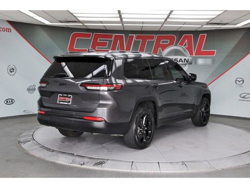Used 2024 Jeep Grand Cherokee L Laredo AWD/4WD image 4