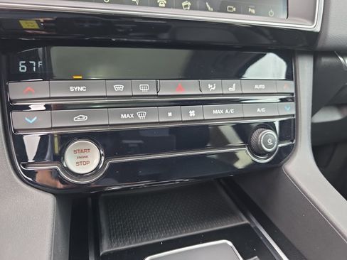 Used 2019 Jaguar F-PACE Premium AWD/4WD image 22