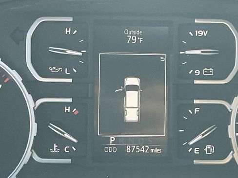 Used 2018 Toyota Tundra SR5 w/ TRD Sport Package image 8