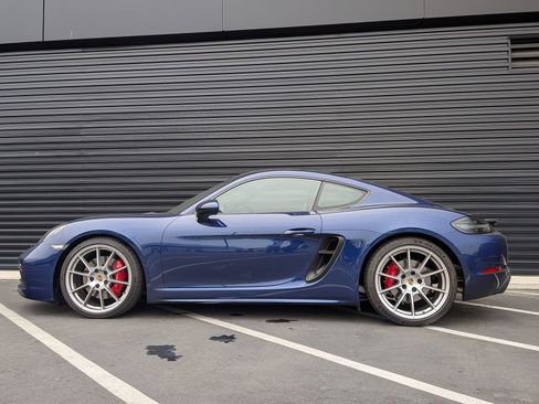 Certified 2024 Porsche 718 Cayman GTS image 2