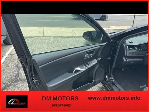 Used 2015 Toyota Camry LE FWD image 9