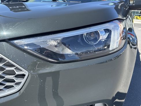 Used 2023 Ford Edge SEL image 10