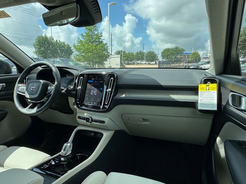 New 2026 Volvo XC40 B5 Plus w/ Protection Package Premier image 10