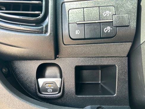 Used 2025 RAM ProMaster 2500 w/ Convenience Group FWD image 17