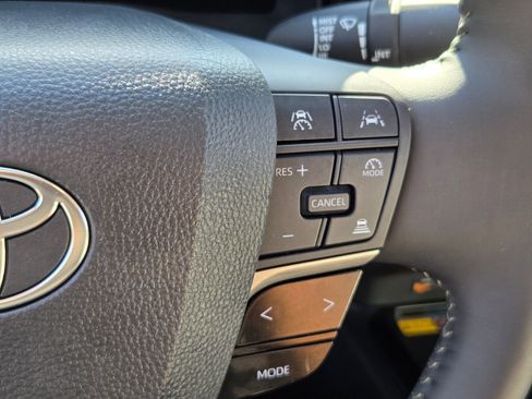 Used 2025 Toyota Camry XLE image 23