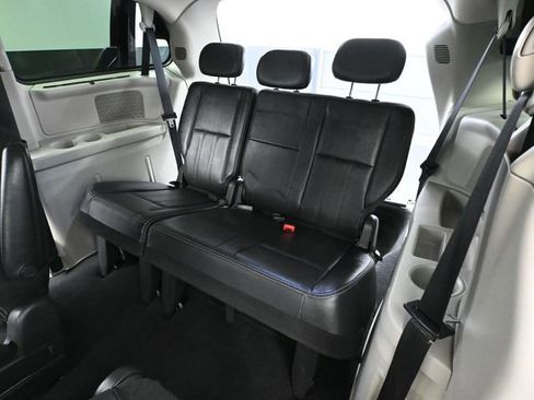 Used 2010 Chrysler Town & Country Touring Plus image 33