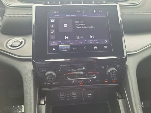 Certified 2023 Jeep Grand Cherokee Altitude AWD/4WD image 31
