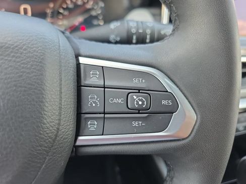 Used 2025 Jeep Compass Limited AWD/4WD image 20