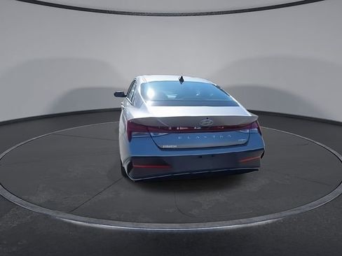 New 2026 Hyundai Elantra Limited FWD image 8